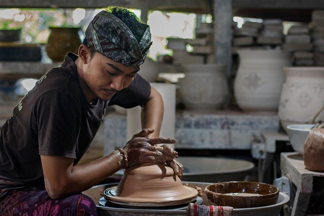 3 Hours Wheel Throwing Basic Ceramic Class - The Main Event: Wheel Throwing With Hands-On Shaping