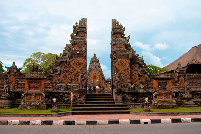 Bali Benoa Shore Excursion for Cruise's Passenger - All Inclusive - Puseh Batuan Temple and Tri Kahyangan: A Spiritual Stop That Isn’t Generic