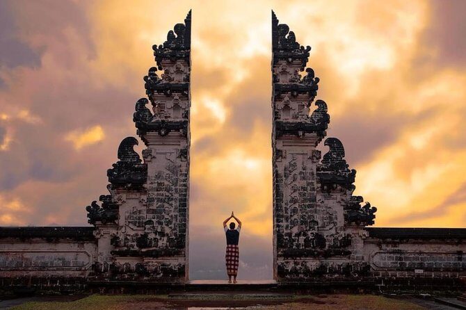 Bali Gate of Heaven and Hidden Waterfall privatel Tour - Lempuyang Temple and the Gate of Heaven: views, timing, and the climb vibe