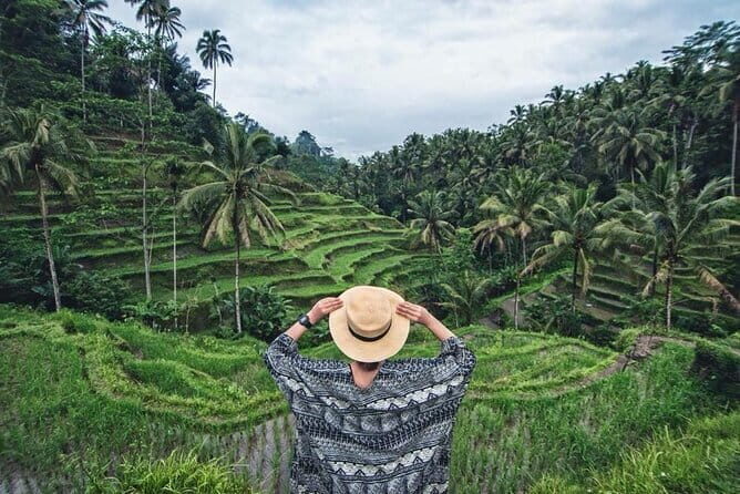 BALI INSTAGRAM TOURS; Heaven Gate, Tirta Gangga, Tukad Cepung waterfall - What to pack and how to make the photos easier