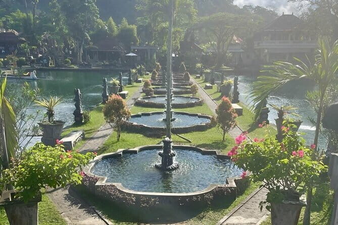 Bali Instagramable Tour: Gates of Heaven Lempuyang - Water Palace - Waterfall - Tirta Gangga water palace: royal pools with a calmer pace