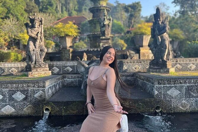 Bali Lempuyang Temple, Waterfall with Rice Terrace Tour - Ristorante Lereng Agung and the swing view over rice fields