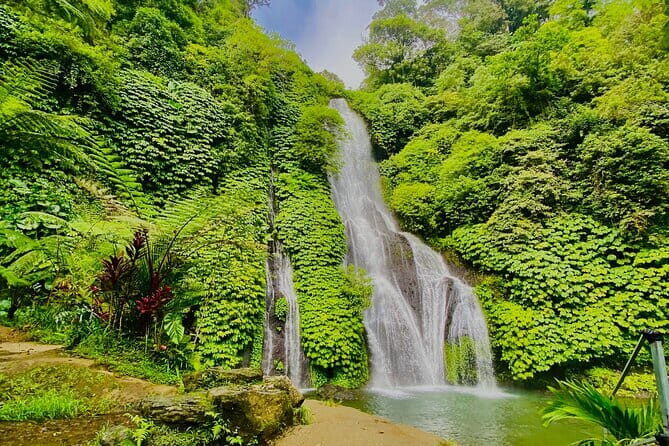 Bali Lempuyang Temple, Waterfall with Rice Terrace Tour - Tukad Cepung waterfall: walking into the cave for a different kind of wow