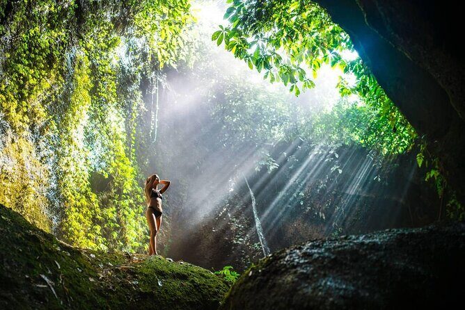 Bali: Pakerisan River Tubing Adventure with Rapids, Guide & Lunch - Sacred stops and local stories: Tirta Geruh and Subak irrigation