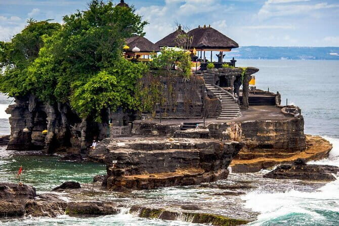 Bali Private Mystic Death Tour In Trunyan - Trunyan Village Cemetery: The Open-Air Approach to Death