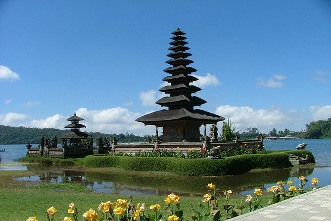 Bali Private Tour: Ulun danu Temple, Iconic Handara Gate & Tanah lot sunset. - How this Bali temple-and-gate route makes a long day feel easy