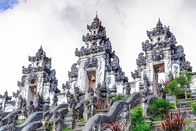 Bali Snorkeling Tour At Blue Lagoon with Gate of Heaven Temple - Lunch, showers, and the included snorkeling equipment