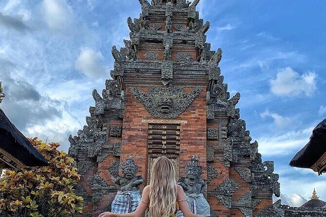 Bali Ubud private Tour with Ubud Bali Driver - FREE WIFI - Stop 2: Puseh Batuan Temple (about 1 hour) and the arts of Batuan