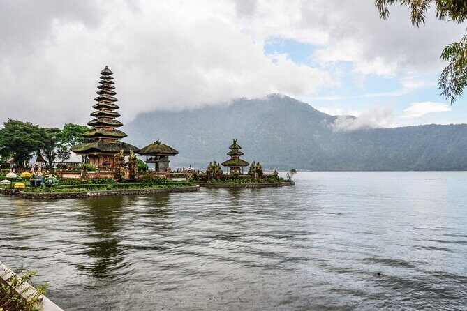 Bali UNESCO Sites: Water Temples and Jatiluwih Rice Terrace Tour - Stop 4: Tanah Lot Sunset and the Sea-Temple Timing Game