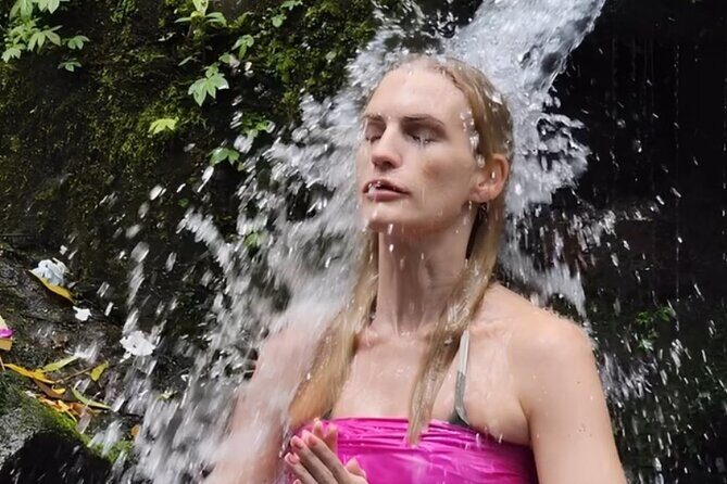 Bali: Water Purification at Pura Mengening - Step-by-step at Mengening Temple: cleansing with holy spring water