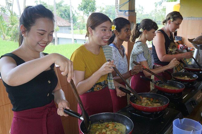 Balinese Traditional Food Cooking Class with Ubud Monkey Forest and SPA - The Morning at the Traditional Market: Ingredients You Can Name