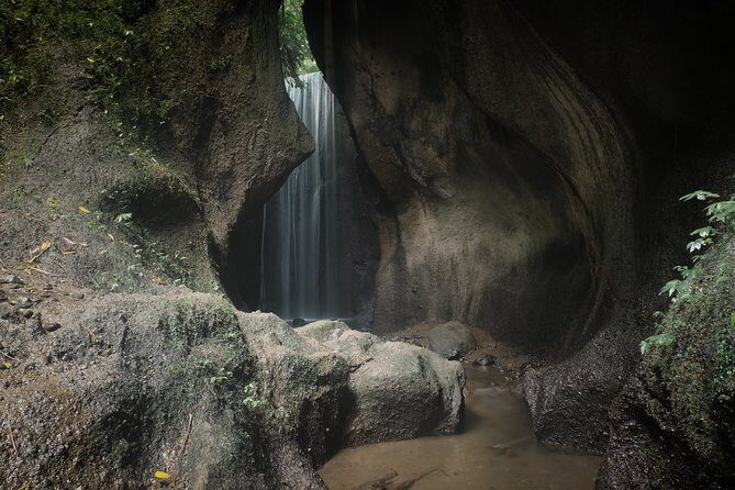 Beji Guwang Hidden Canyon With Tukad Cepung Waterfalls - Transport, start time, and how the day unfolds