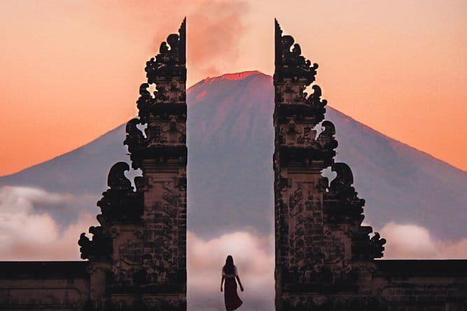 Best of Bali Private Shore Excursions - Ubud art market: browse batik, wood carving, and paintings (and plan for spending)