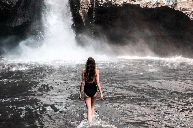 Best of Ubud Waterfalls, Tegalalang Rice Terrace & Jungle Swing - Kanto Lampo Waterfall: lots of built-in photo points