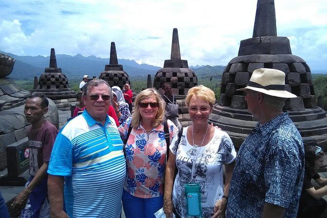 Borobudur Private Tour From Semarang Port - Semarang Port pickup: sign board, AC comfort, and getting started fast