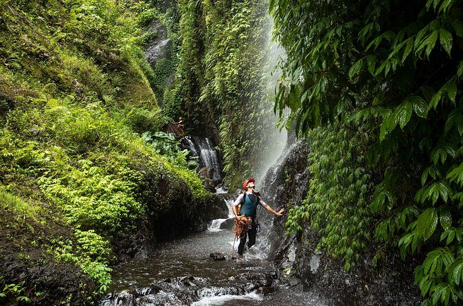 Canyoning Bali, Tamata Canyon (Adventure, discovery, nature) - The approach hike: Expect work before the fun