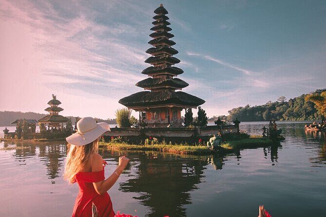 Celukan Bawang private North Bali Nature Tour - Handara Iconic Gate: classic Bali architecture against mountain green