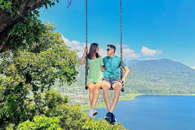 Celukan Bawang private North Bali Nature Tour - Wanagiri Twin Lake Viewpoint: the calm break between water stops