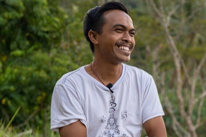 Discover Balinese fortune telling with convenient on-call service - Pura Tirta Empul: Holy Spring Water and Hindu Purification Rituals