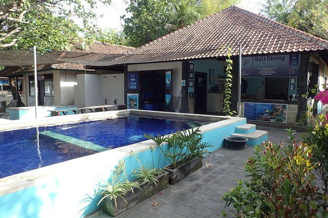 Discover Scuba Diving and dive in Menjangan Island Marine Park 2 dives - The ocean day flow: boat ride, lunch break, and two underwater sessions