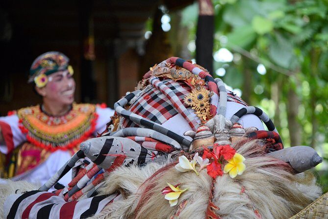 Famous Ubud villlage and Dance Tour with Rice Terrace And Waterfall Visit - Celuk and Mas Village: art you can see up close