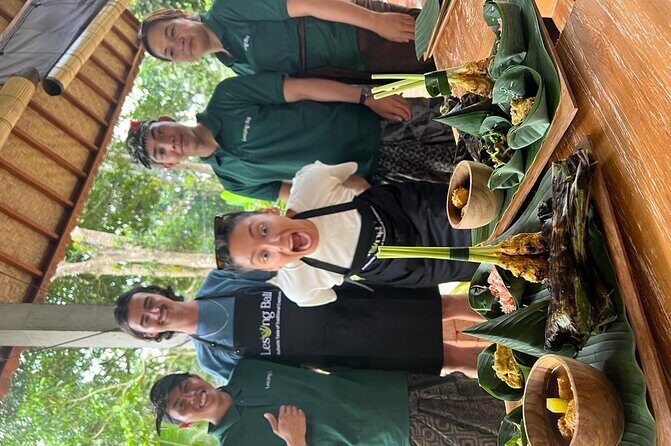 Farm-to-Table Balinese Cooking Experience - Ubud Market Tour: Choosing Ingredients Like a Local
