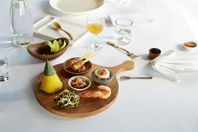 Forest Dining at Tree Deck overlooking lush valley of Ubud - The 4-hour rhythm: from settling in to the last course