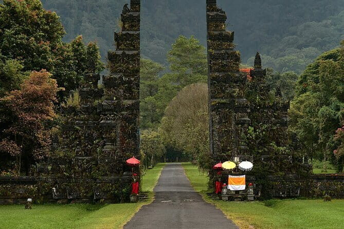 Full Day Bedugul and Tanah Lot Tour - Most Scenic Site - Wanagiri Hidden Hills: twin lakes and “stand here” photo spots