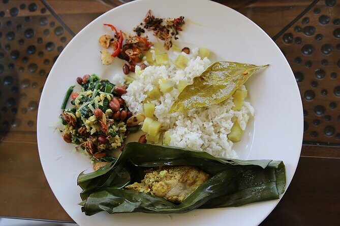 Gianyar Market Visit & Cooking Class in Ubud with Kadek & Putu - Meet Kadek and Putu: A Family-Compound Cooking Class