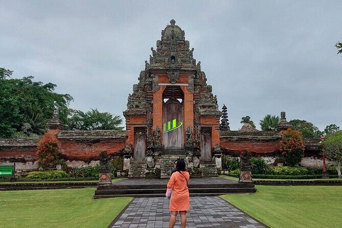 Half-Day Private Tour to Tanah Lot and Bali Royal Temple - Taman Ayun Temple: royal ancestor worship in a garden-and-pond setting