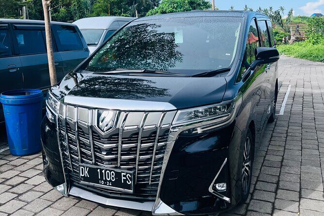 Hire a Luxury Private Car in Bali with an English Speaking Driver - Luxury comfort in Bali traffic: why an English-speaking driver matters