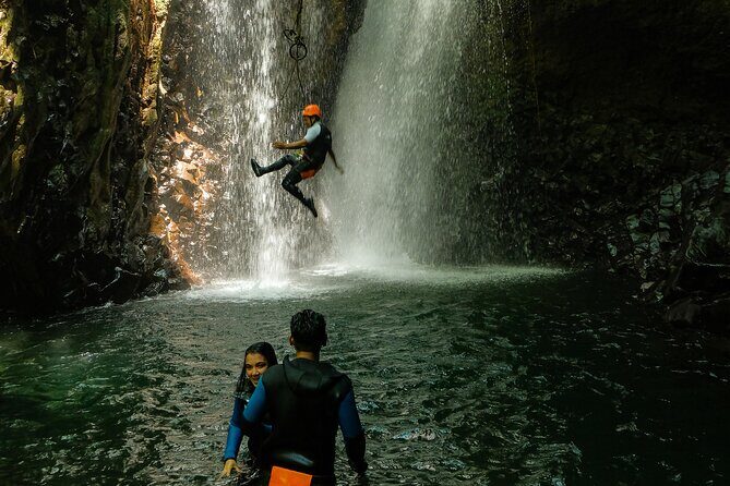 Intermediate canyoning tour in Bali " Maboya Canyon " - Safety training first: lanyards, abseiling, and canyon hand signals