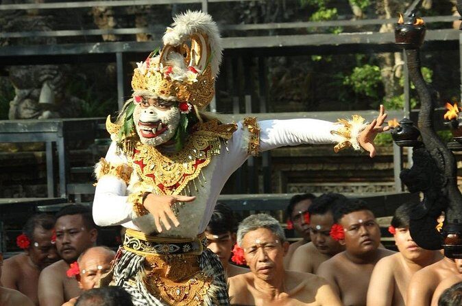 Kecak Ramayana and Fire Dance Show in Ubud - Fire Dance in the Same Show: The Visual Payoff
