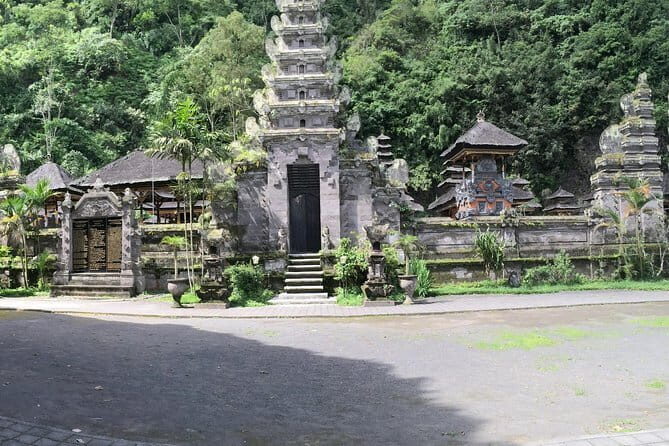 Lempuyang Gate of Heaven and Tukad Cepung Waterfall - Meeting at 5:00am: how the schedule feels for an 8-hour loop