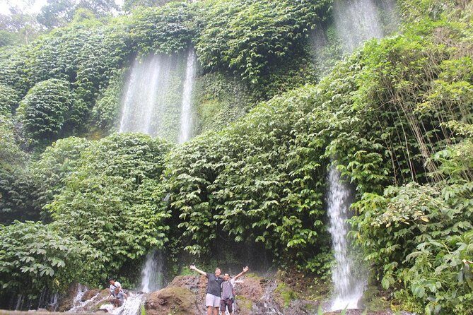 Lombok Private Tour Waterfall And Traditional Village Including Beach - Sade Traditional Village in Rambitan: bamboo houses and songket hands-on