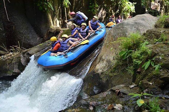 Melangit White Water River Rafting - Entering the rapids: the Melangit River run in plain terms
