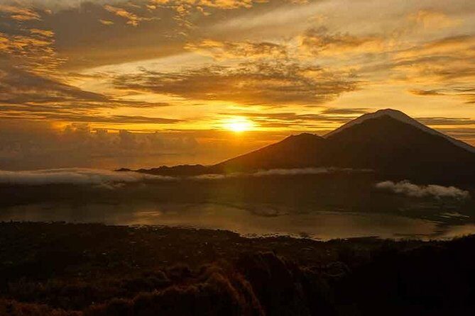 Mount Batur sunrise trekking - Mount Batur Sunrise Trek at 1,717 Meters: The big idea