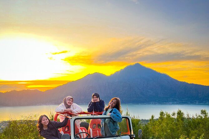 Mount Batur Trekking by 4wd Jeep - The crater loop and main crater exploration: more than a quick summit stamp