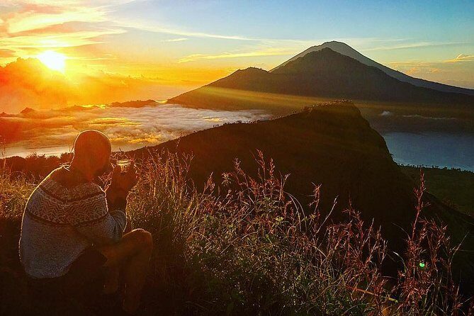 Mount Batur Volcano Sunrise Trekking With Ubud Rice Terrace - Hotel Pickup, Safety Briefing, and How the Team Runs It