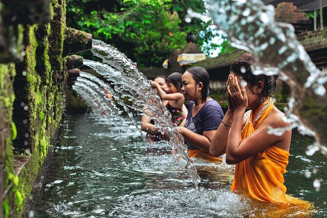 Munduk: Tamblingan jungle trek, waterfall, Ulun Danu temple - Key highlights worth your attention