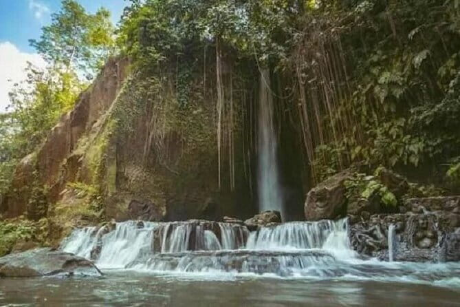 Munduk Twin lake Trekking, Ulun Danu Beratan & Hidden Waterfall - Tamblingan Lake option: trekking and canoeing with a local guide