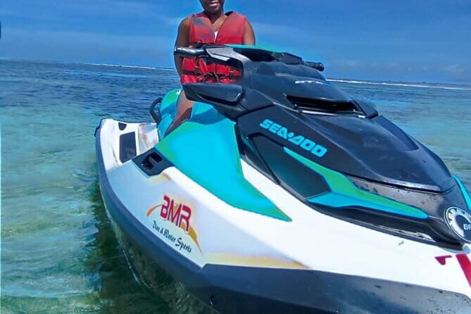 Nusa Dua Parasailing, Jet sky, GWK with Uluwatu Kecak Fire Dance - Nusa Dua Beach: jetsky and parasailing in the same morning