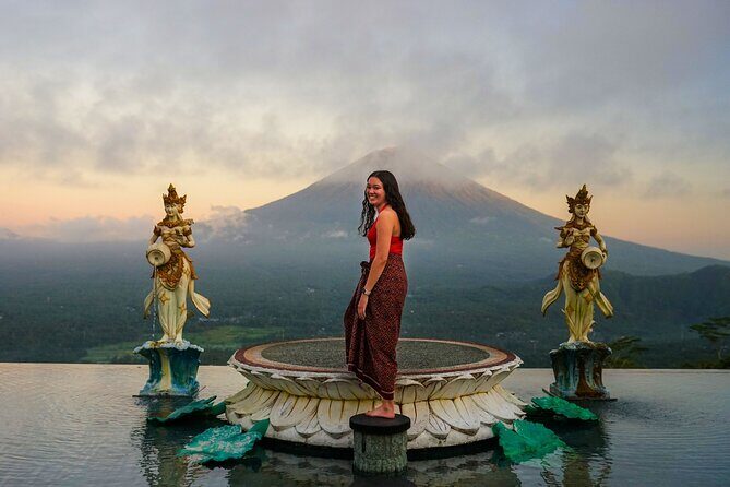 Private Bali Instagram Gate of Heaven Temple Tour and Breakfast - Stop 2: Tirta Gangga Water Palace and the photo backdrops