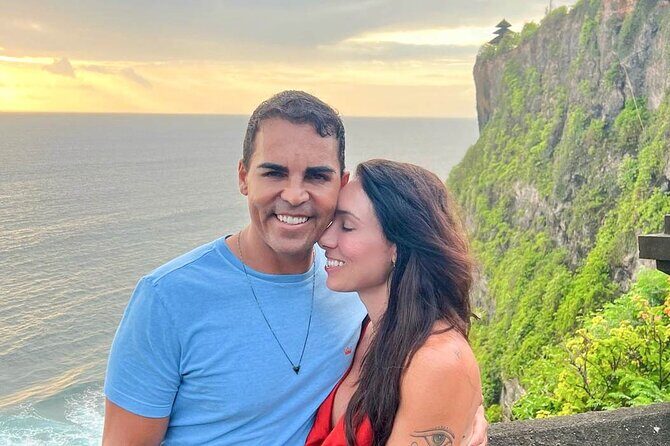 Private Bali Romantic Couple Tour with Parasailing Adventure - Uluwatu Temple Cliff Views Without the Rush