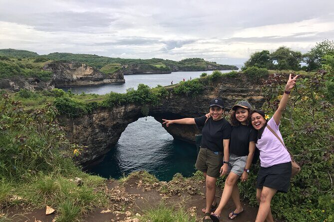 Private Nusa Penida West Trip - Kelingking Beach: The cliffside view you can’t fake with a screen