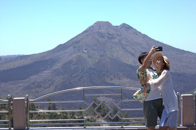 Private Tour: Bali Volcano with Jungle Swing Experience - Stop 2: Bali Swing at d’Alas for the best jungle-rice shots