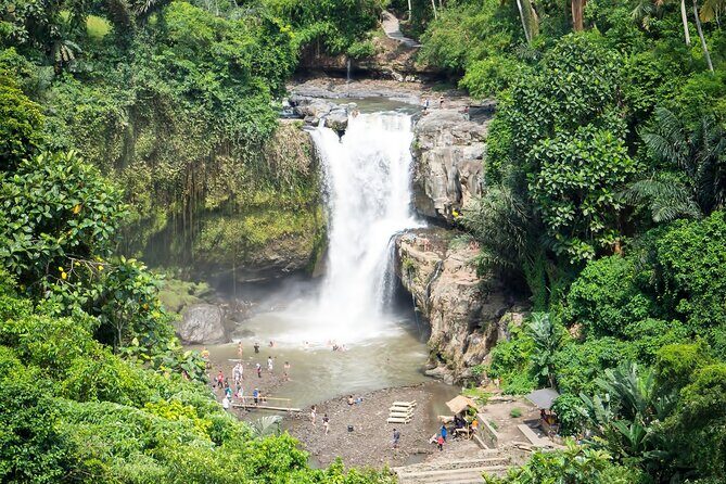 Private Tour: Best of Bali - All Inclusive Tickets - Tegenungan Waterfall: The Climb-Down and Climb-Back Reality