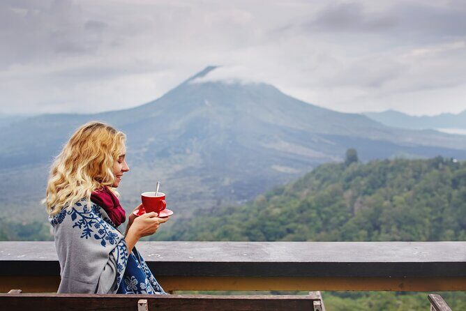 Private Tour: Best of Bali - All Inclusive Tickets - Batuan Temple: Vermilion Sarongs and Balinese Carvings