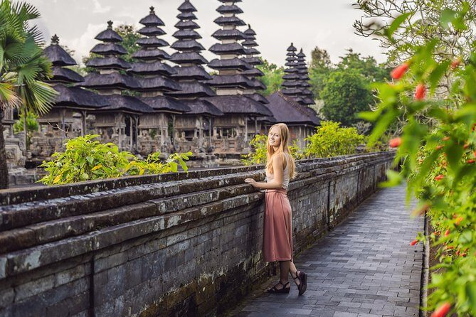 Private Tour: Ubud and Tanah Lot Day Tour - Tegalalang Rice Terrace: traditional farming views with a short walk