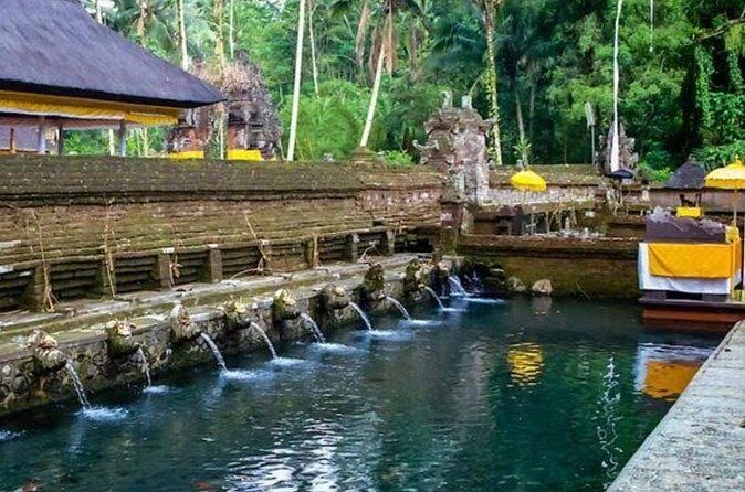Private Ubud Tour - Tirta Empul Temple and the sarong you’ll need